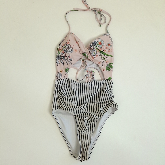Cupshe Twist Front Floral One-Piece Swimsuit With Black & White Stripe Bottom - Picture 5 of 13